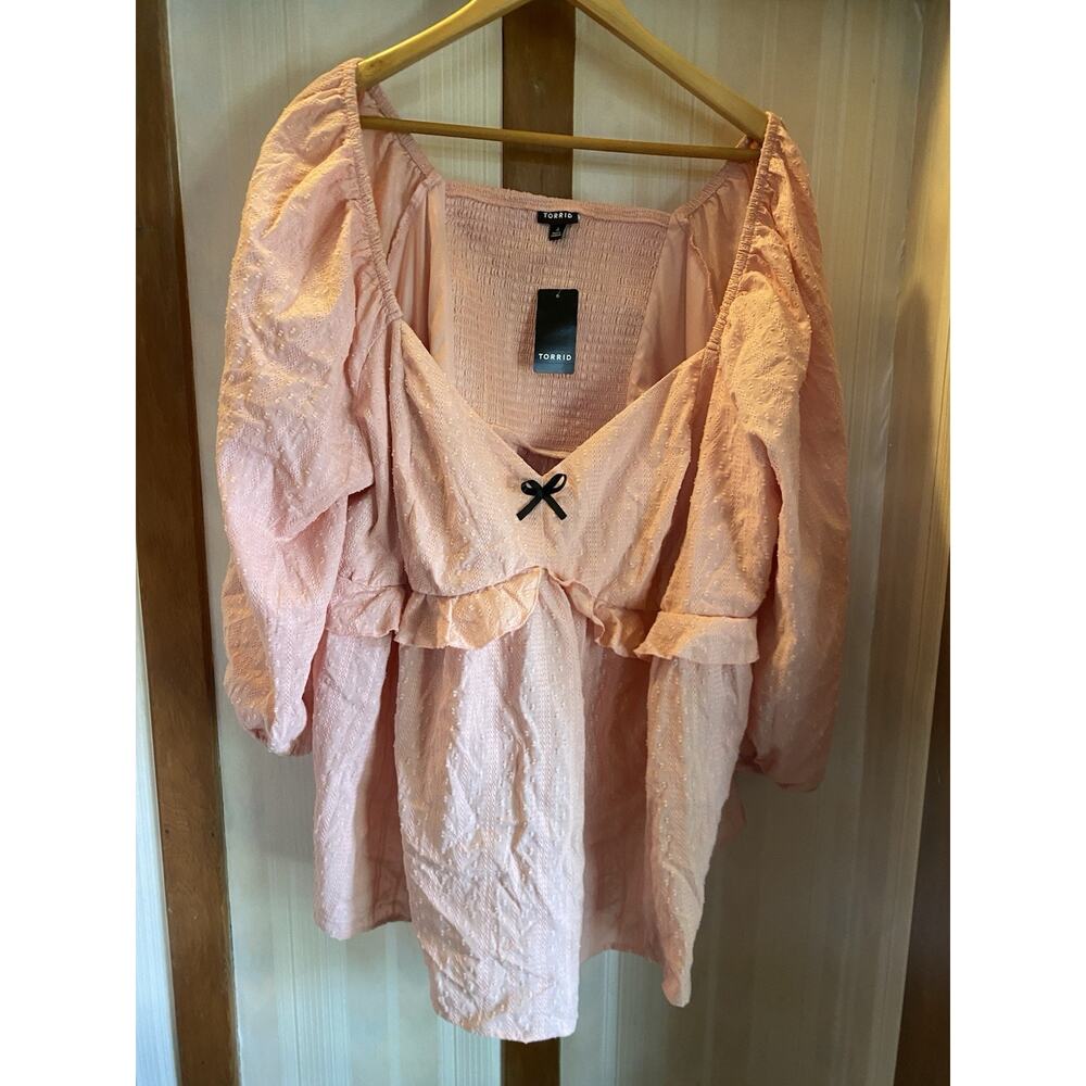 NWT Torrid Blouse Women’s Shirt Plus 4X $60 Peach - Picture 1 of 11